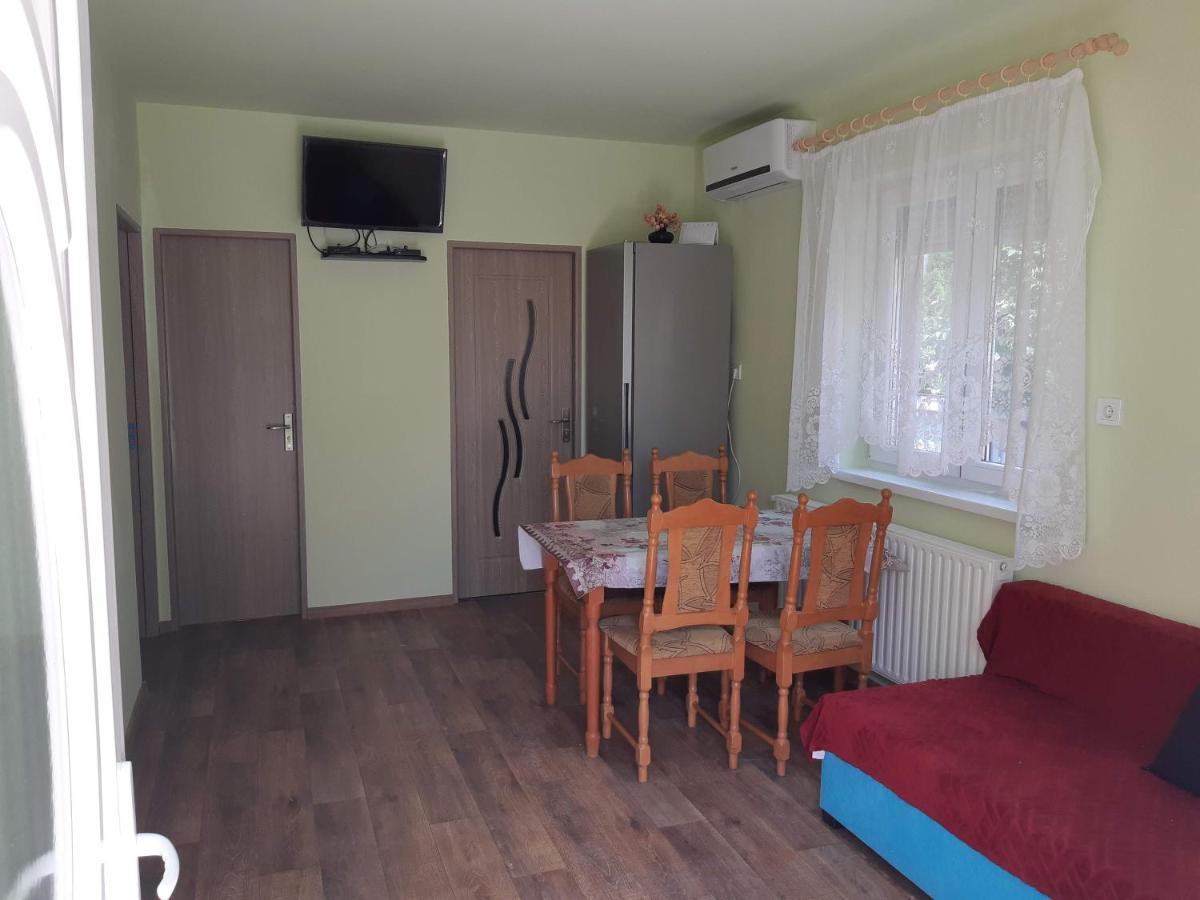 Rozsa Apartment Hajdúszoboszló Exterior foto